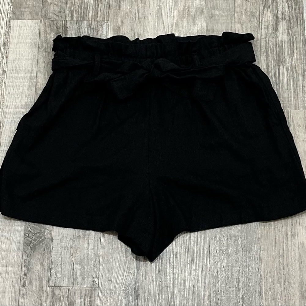 Altar’d State Shorts - Picture 2 of 3
